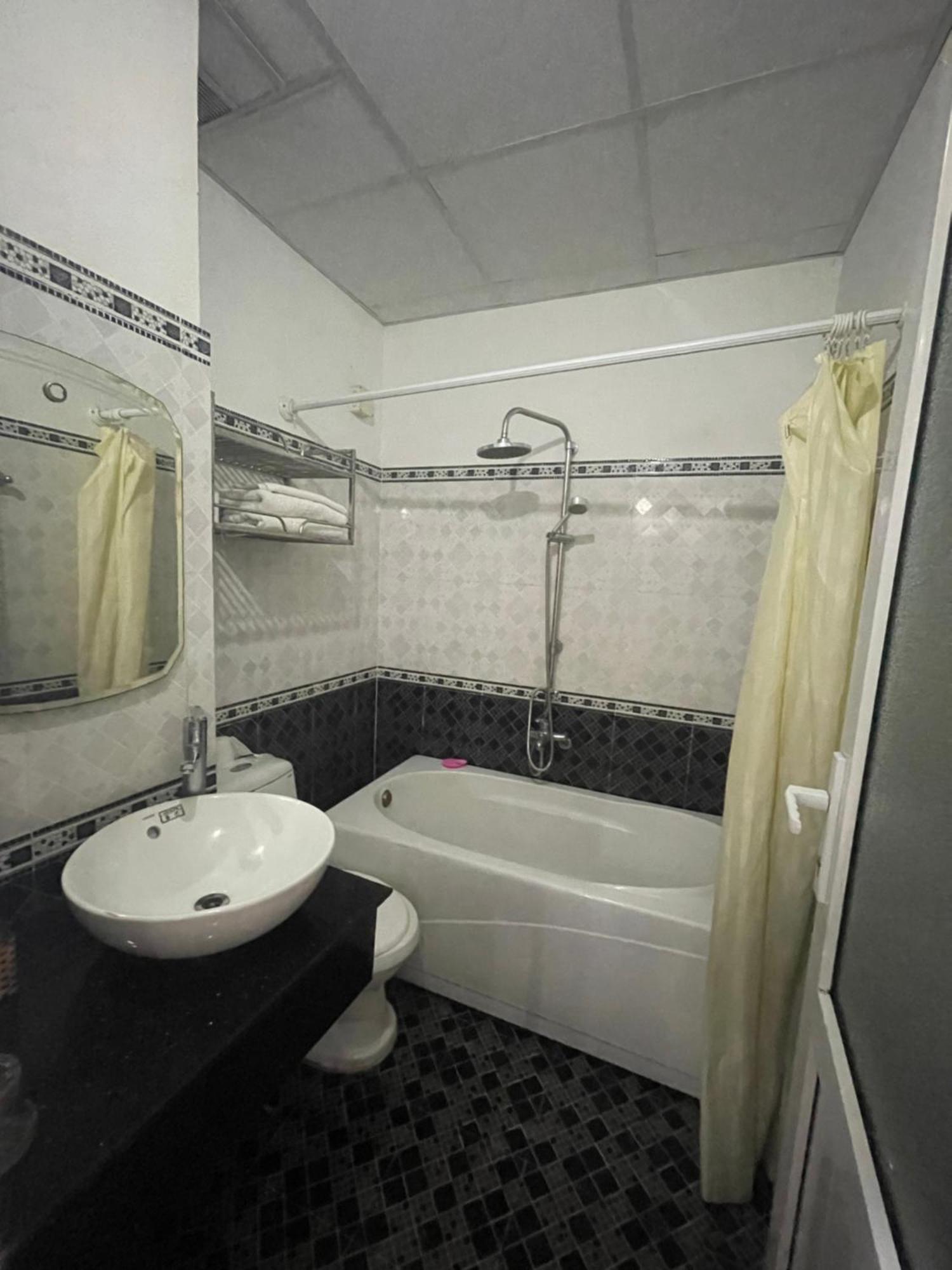 Oyo 553 Truong Giang Hotel Da Nang Exterior photo